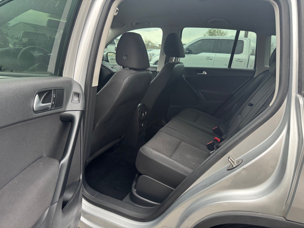 2017 Volkswagen Tiguan Image 8
