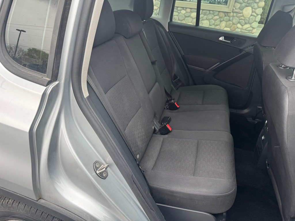 2017 Volkswagen Tiguan Image 12