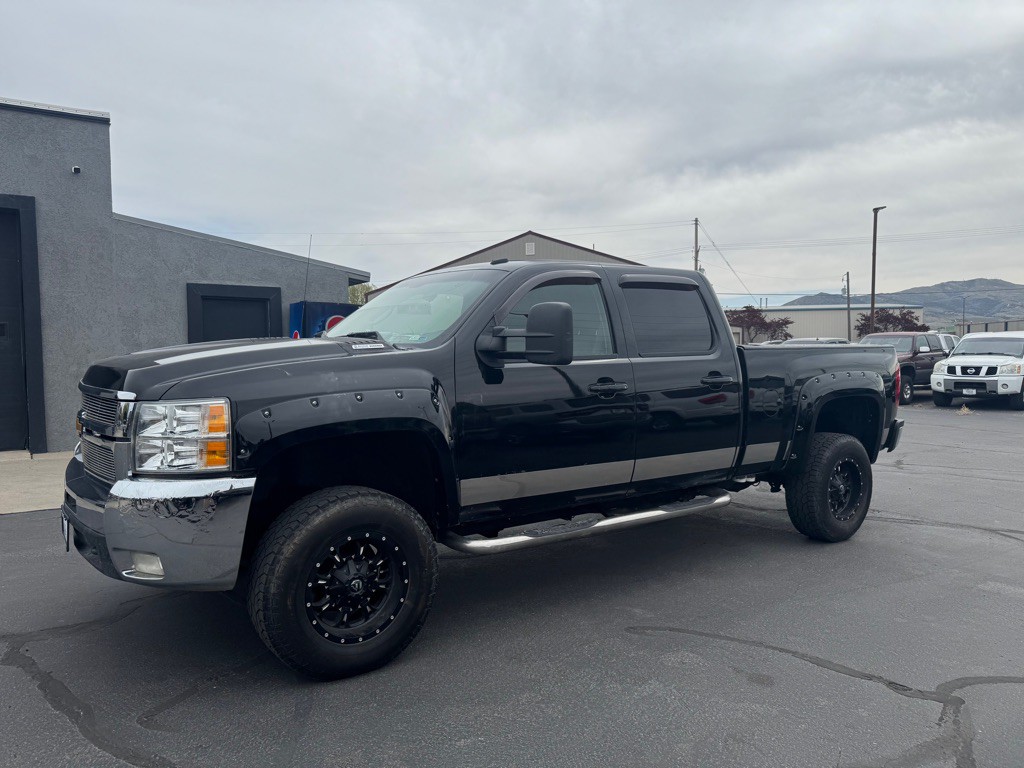 2010 Chevrolet Silverado 1500 Image 2