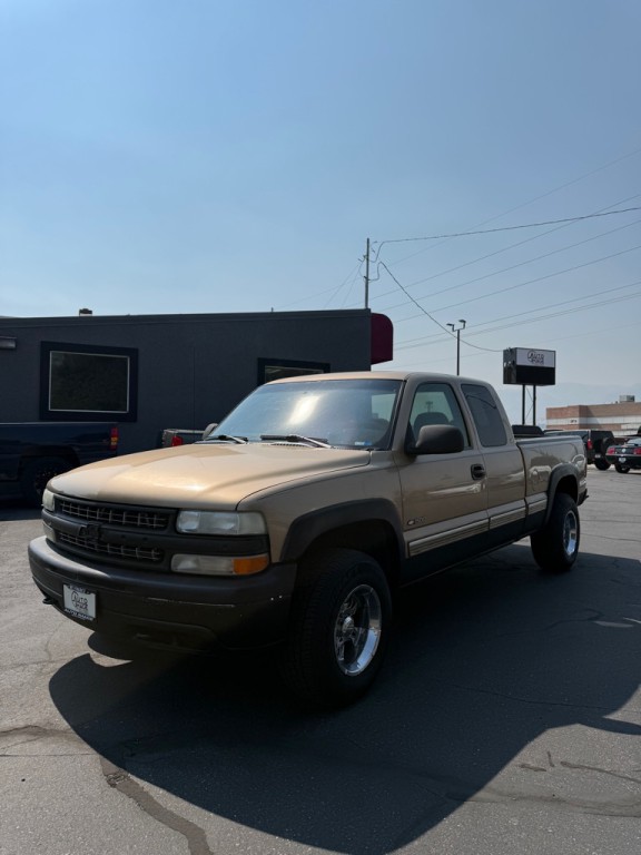 2000 Chevrolet Silverado 1500 Image 3