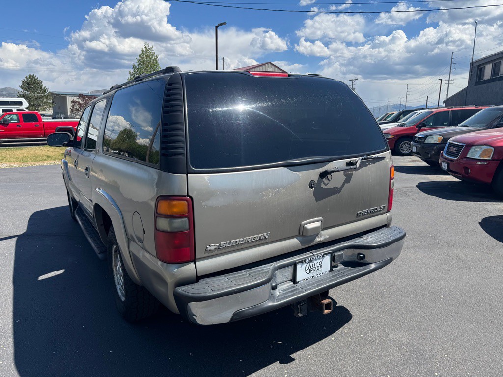2002 Chevrolet Suburban Image 5