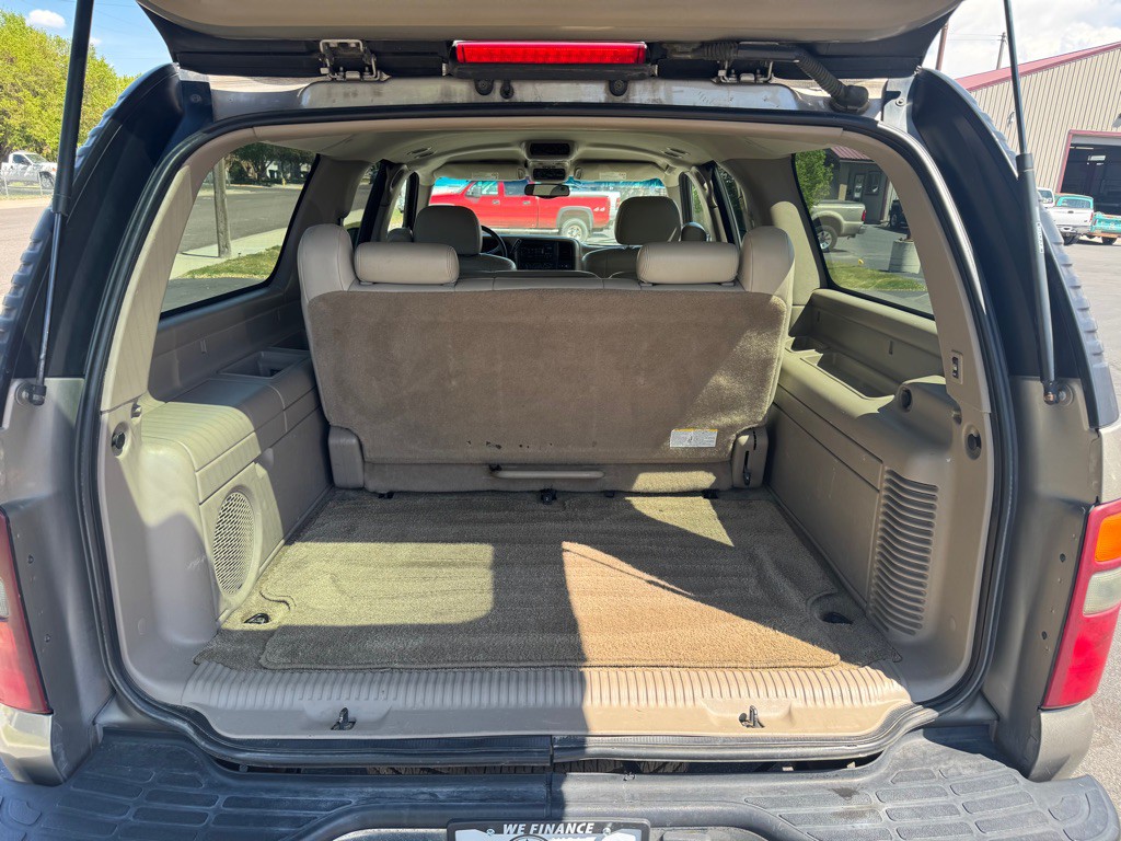 2002 Chevrolet Suburban Image 10