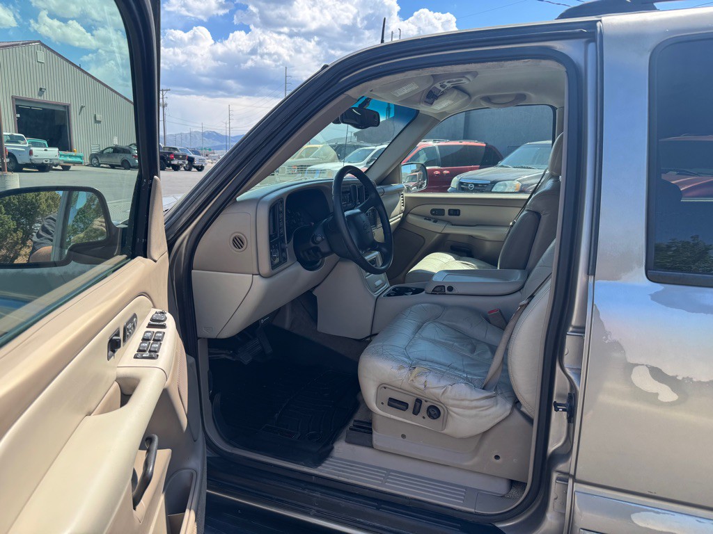 2002 Chevrolet Suburban Image 13