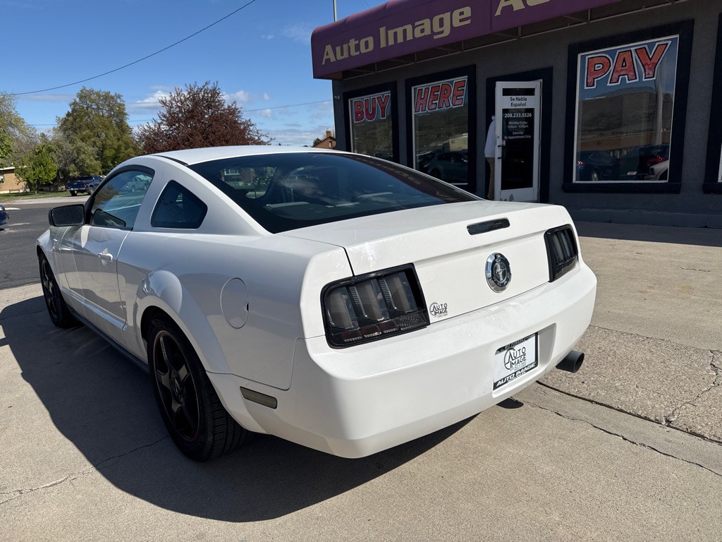 2008 Ford Mustang Image 4