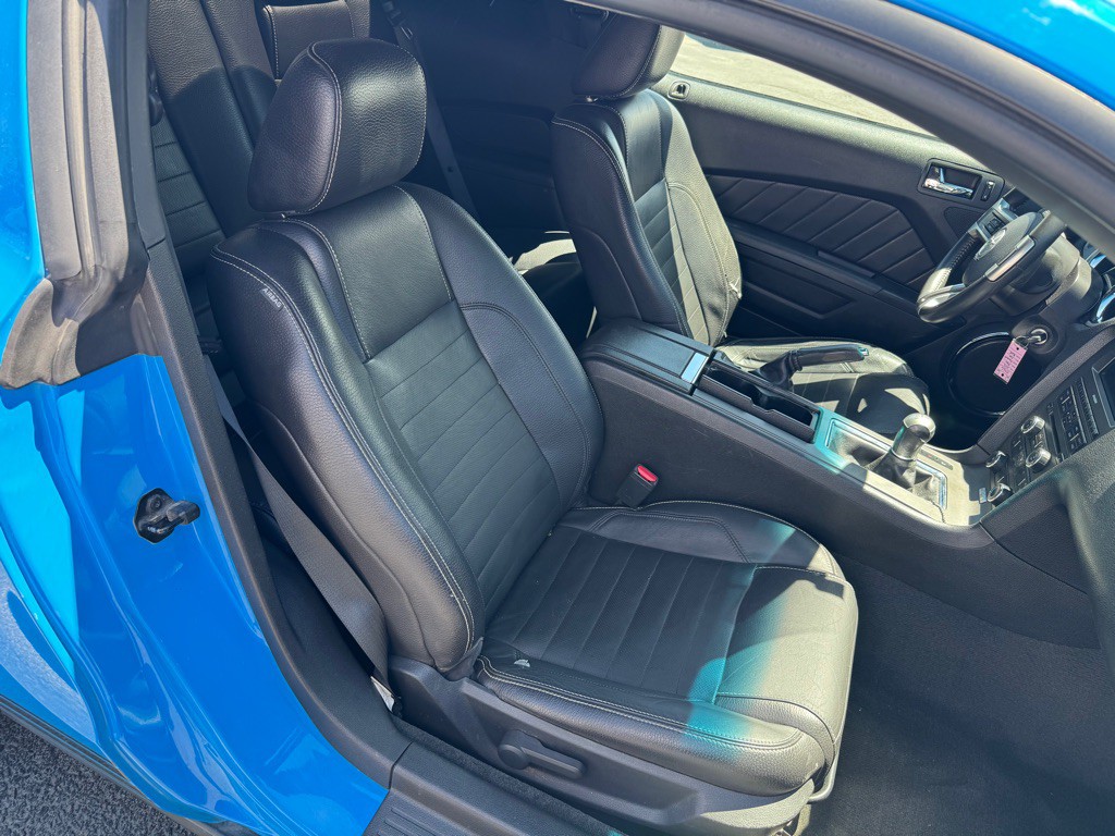 2012 Ford Mustang Image 9