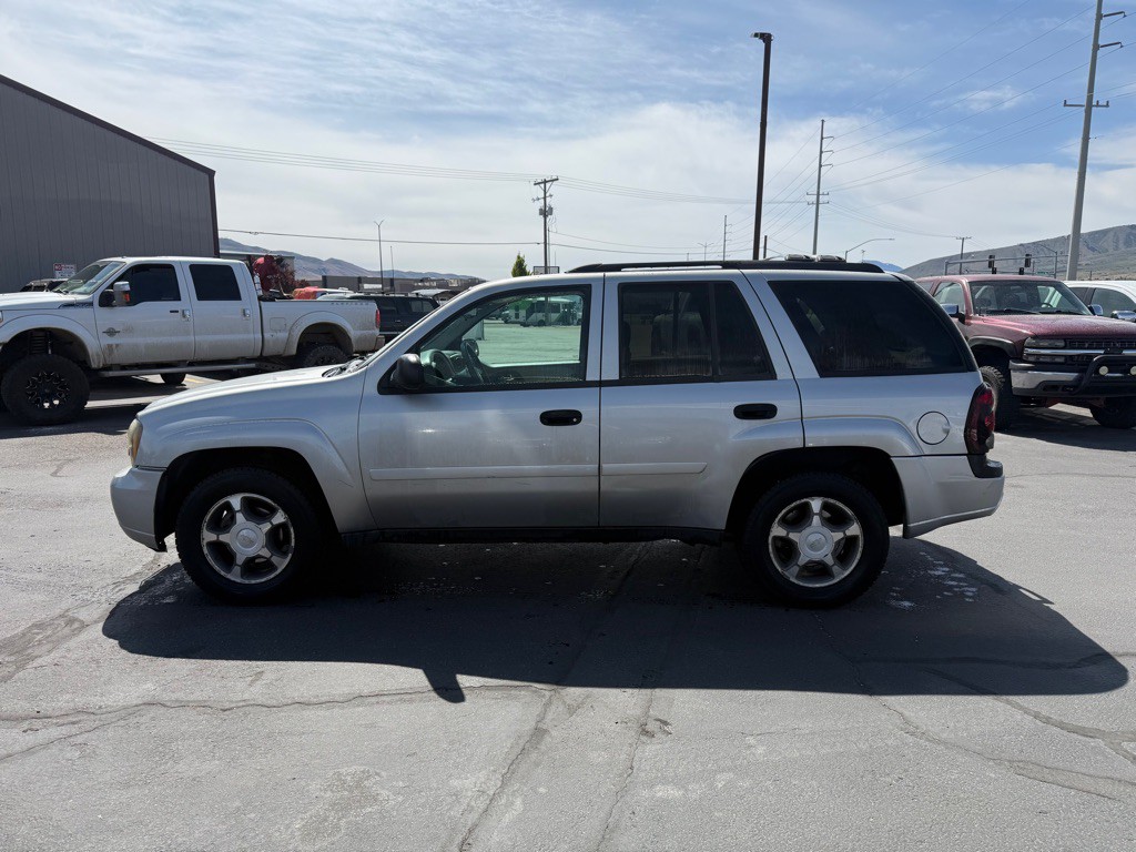 2007 Chevrolet Trailblazer Image 2