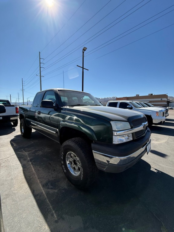 2004 Chevrolet Silverado 1500 Image 2