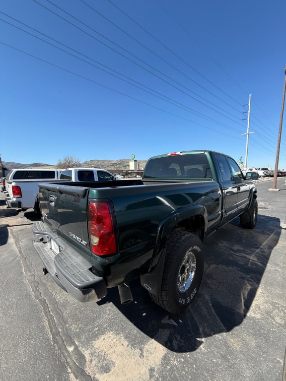 2004 Chevrolet Silverado 1500 Image 3