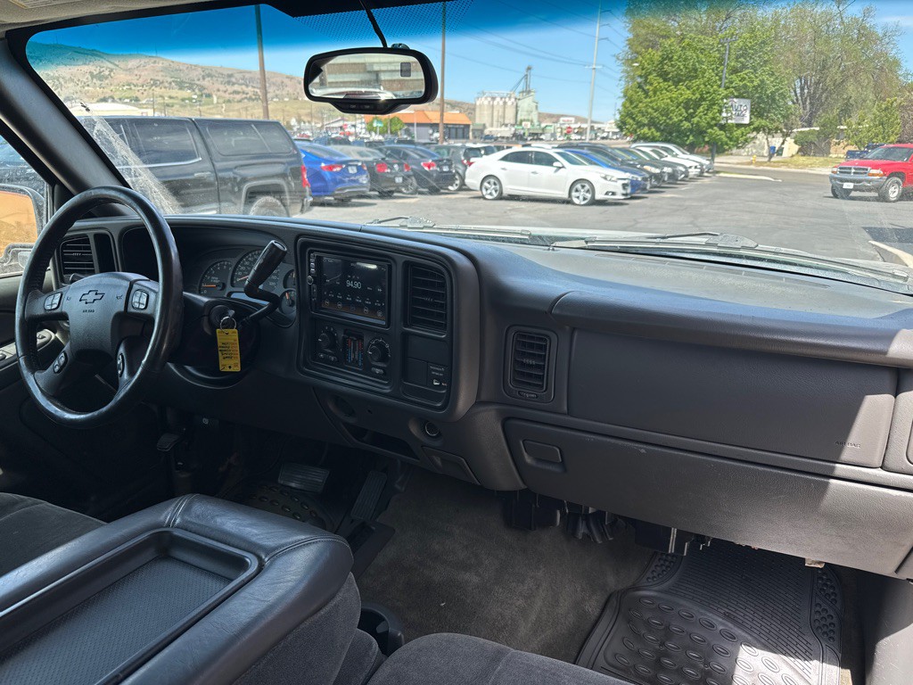 2004 Chevrolet Silverado 1500 Image 9