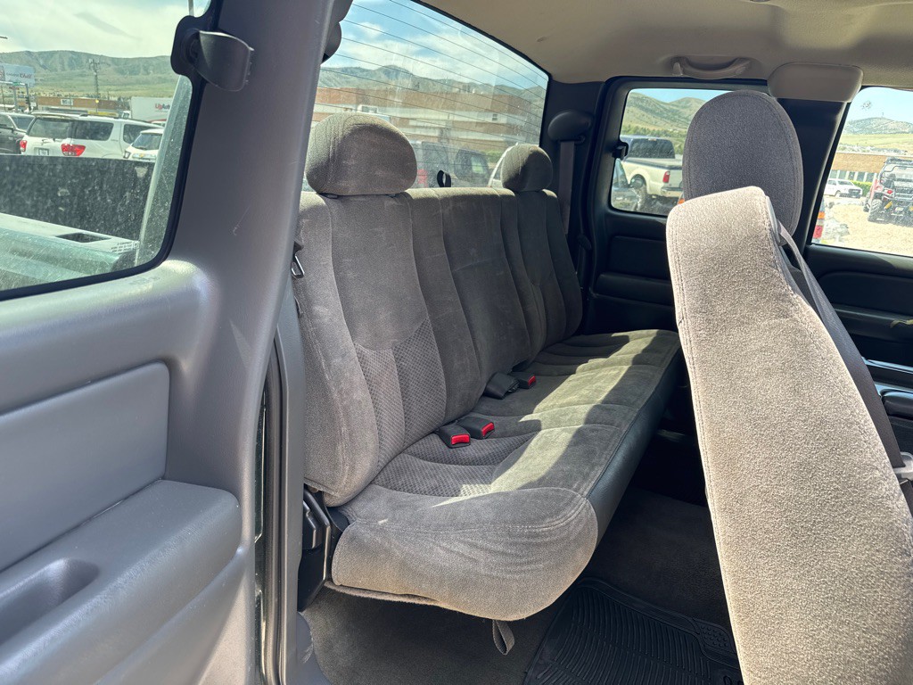 2004 Chevrolet Silverado 1500 Image 11