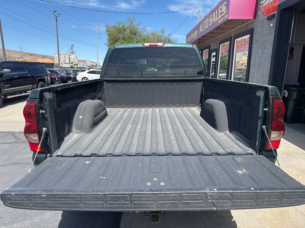 2004 Chevrolet Silverado 1500 Image 12