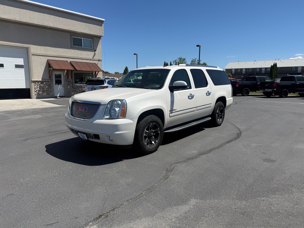2013 GMC Yukon Image 2