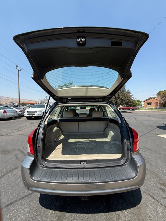 2008 Subaru Outback Image 8