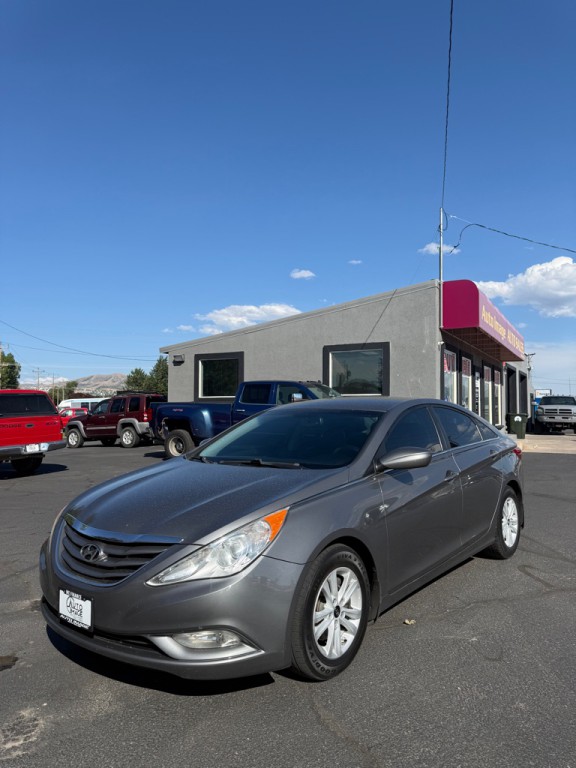 2013 Hyundai Sonata Image 2