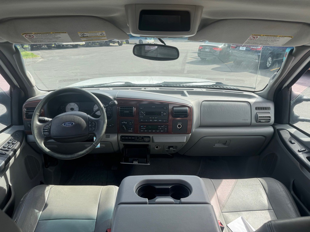 2005 Ford F-350 Image 10