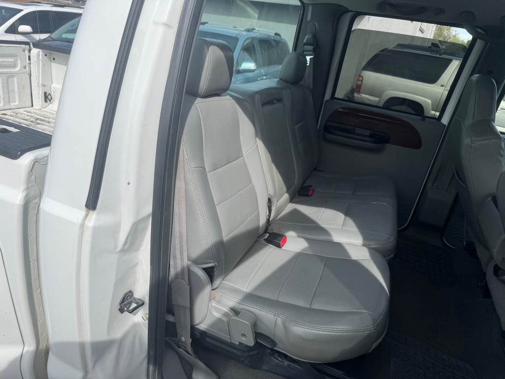 2005 Ford F-350 Image 11