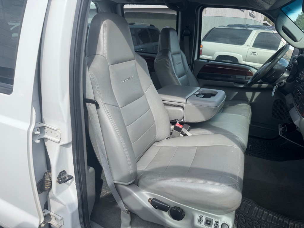 2005 Ford F-350 Image 12