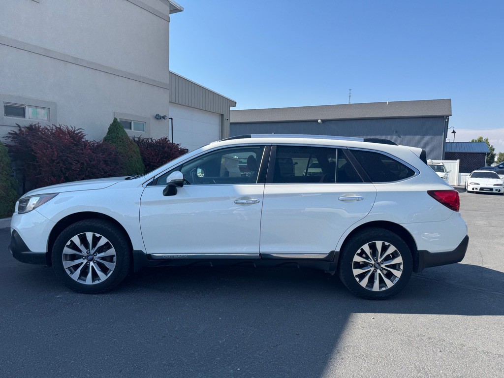 2018 Subaru Outback Image 1