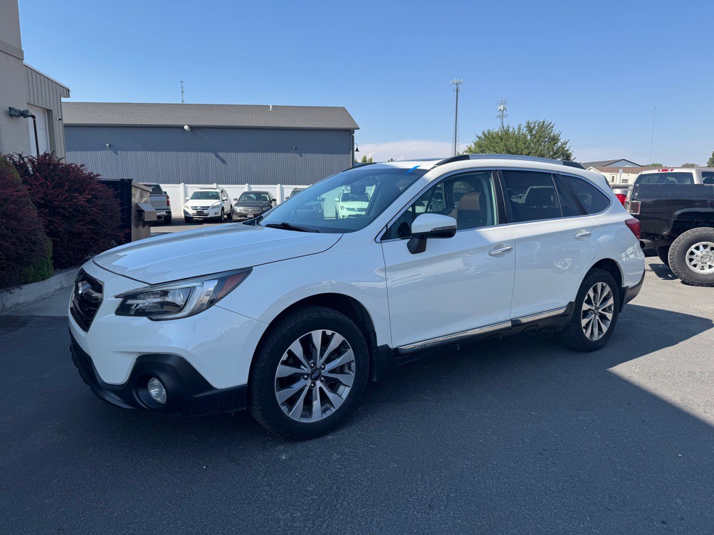 2018 Subaru Outback Image 2