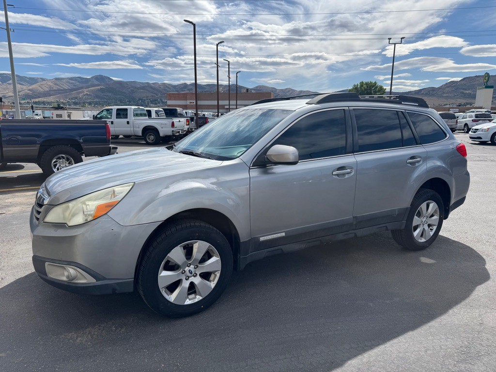 2011 Subaru Outback Image 2