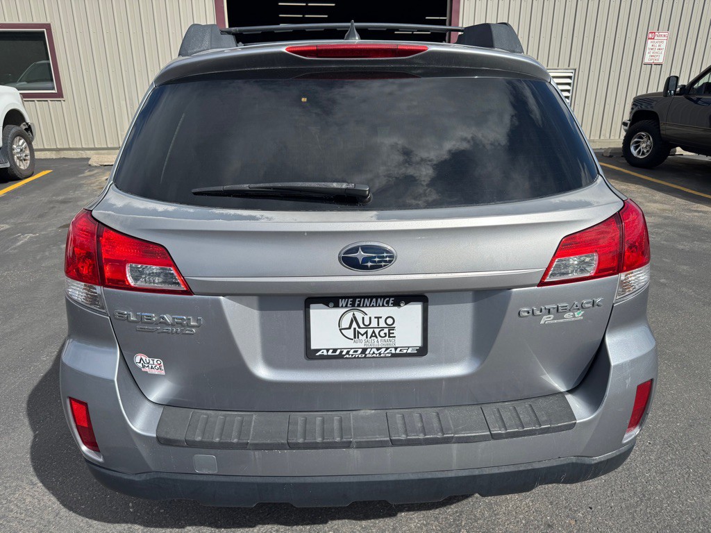 2011 Subaru Outback Image 5