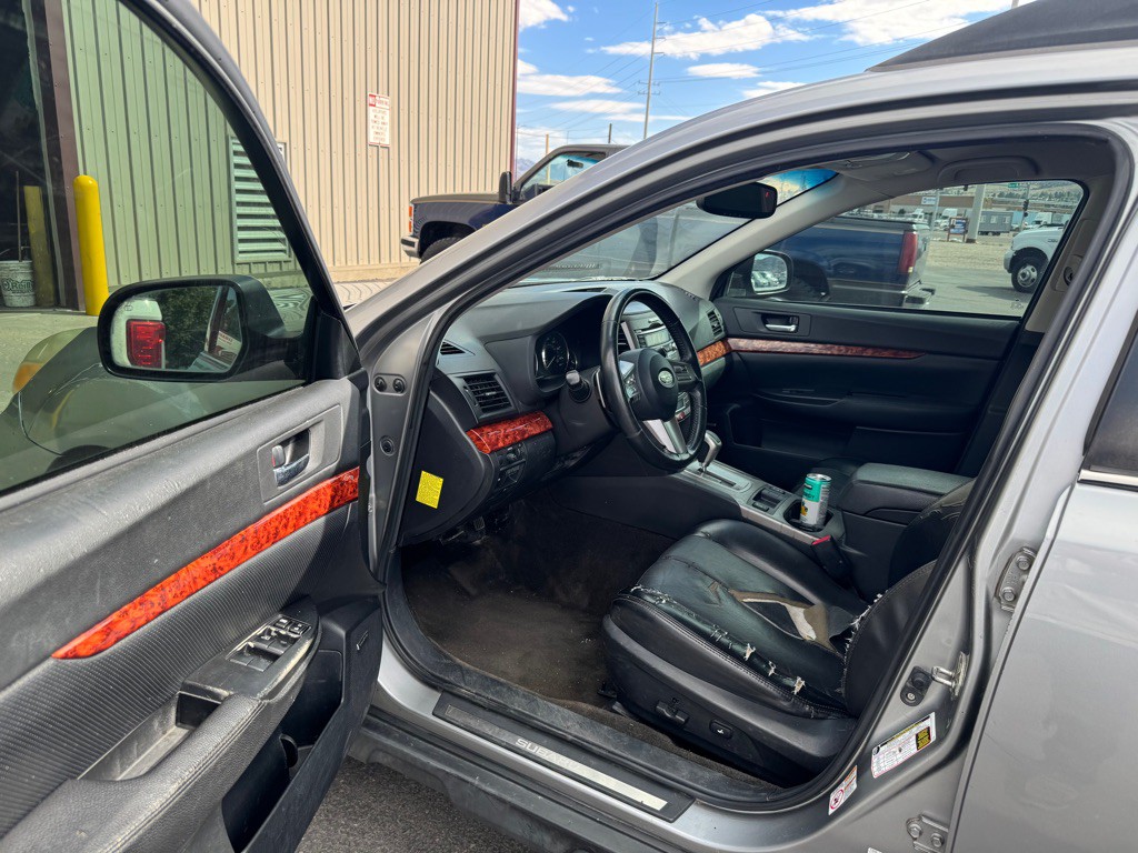 2011 Subaru Outback Image 7