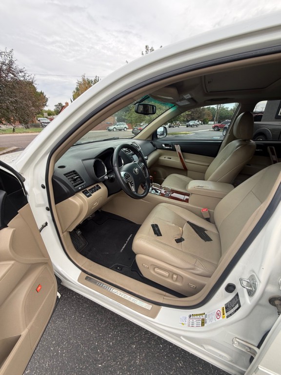 2012 Toyota Highlander Image 13