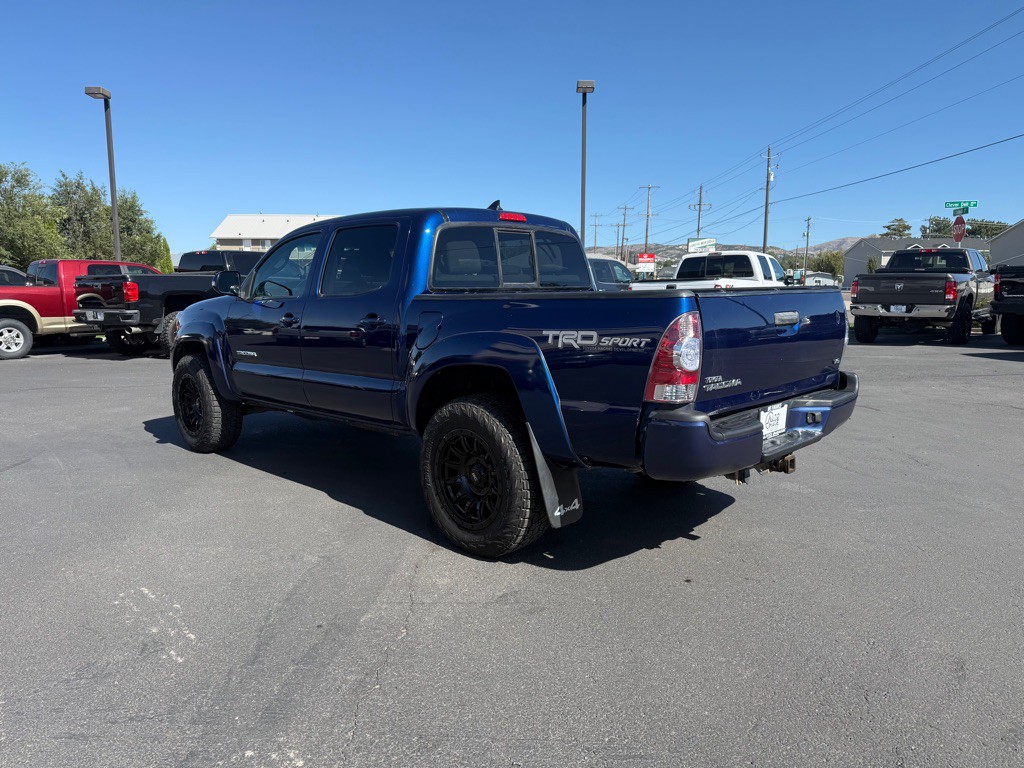 2015 Toyota Tacoma Image 2