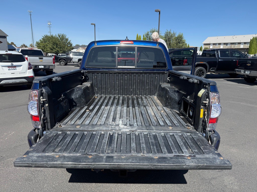 2015 Toyota Tacoma Image 8