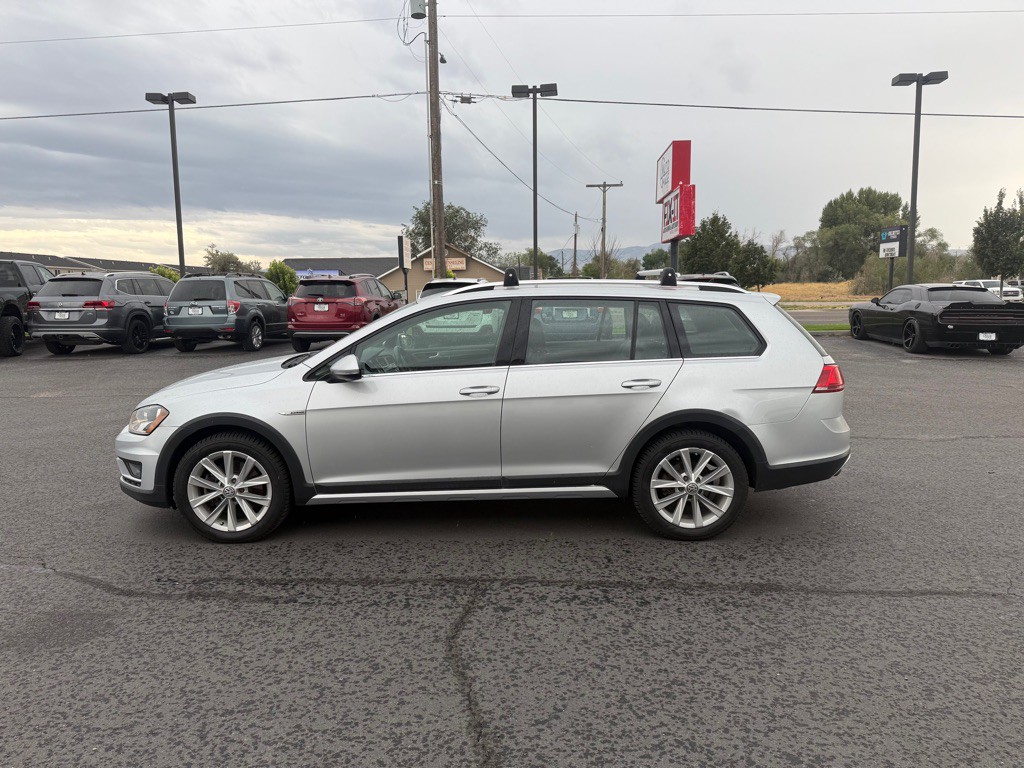 2017 Volkswagen Golf Image 6