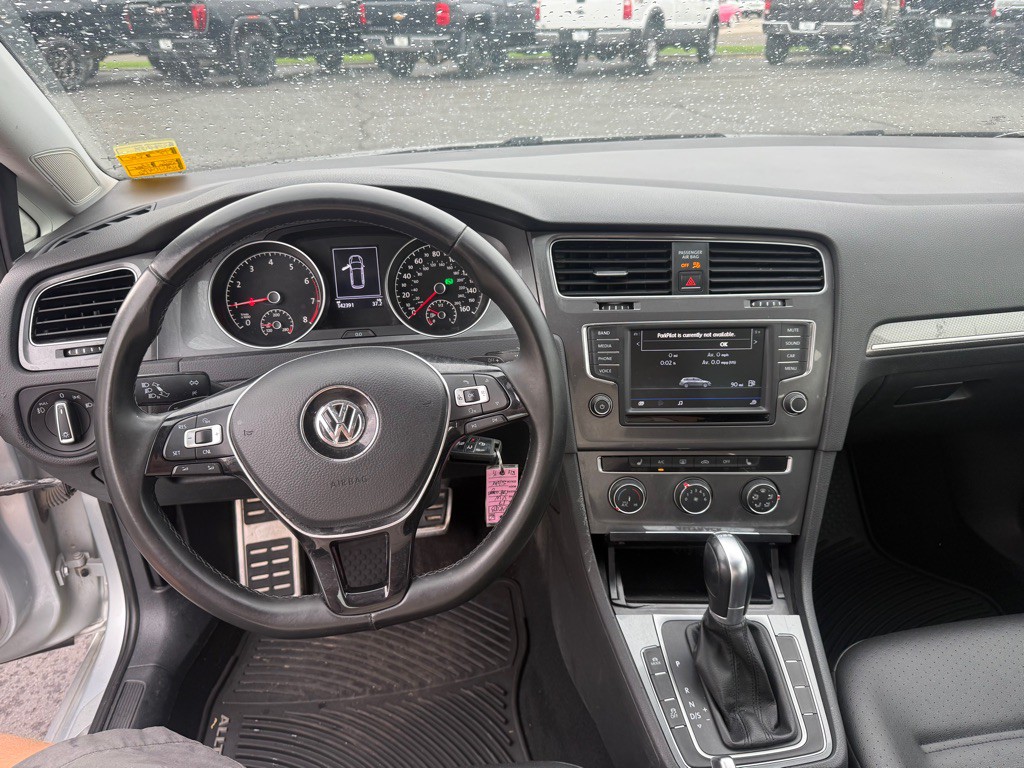 2017 Volkswagen Golf Image 7