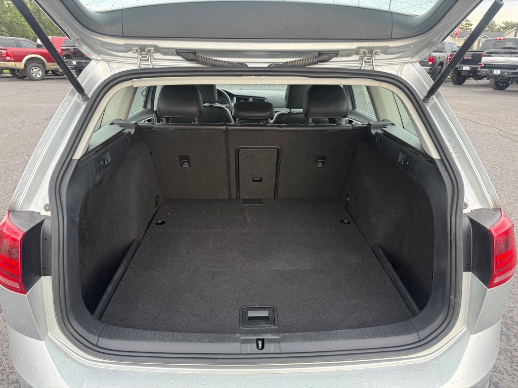 2017 Volkswagen Golf Image 13