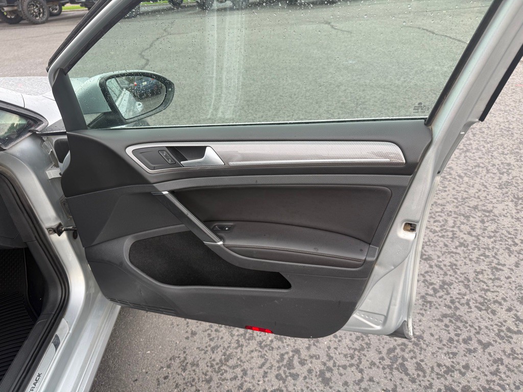 2017 Volkswagen Golf Image 14