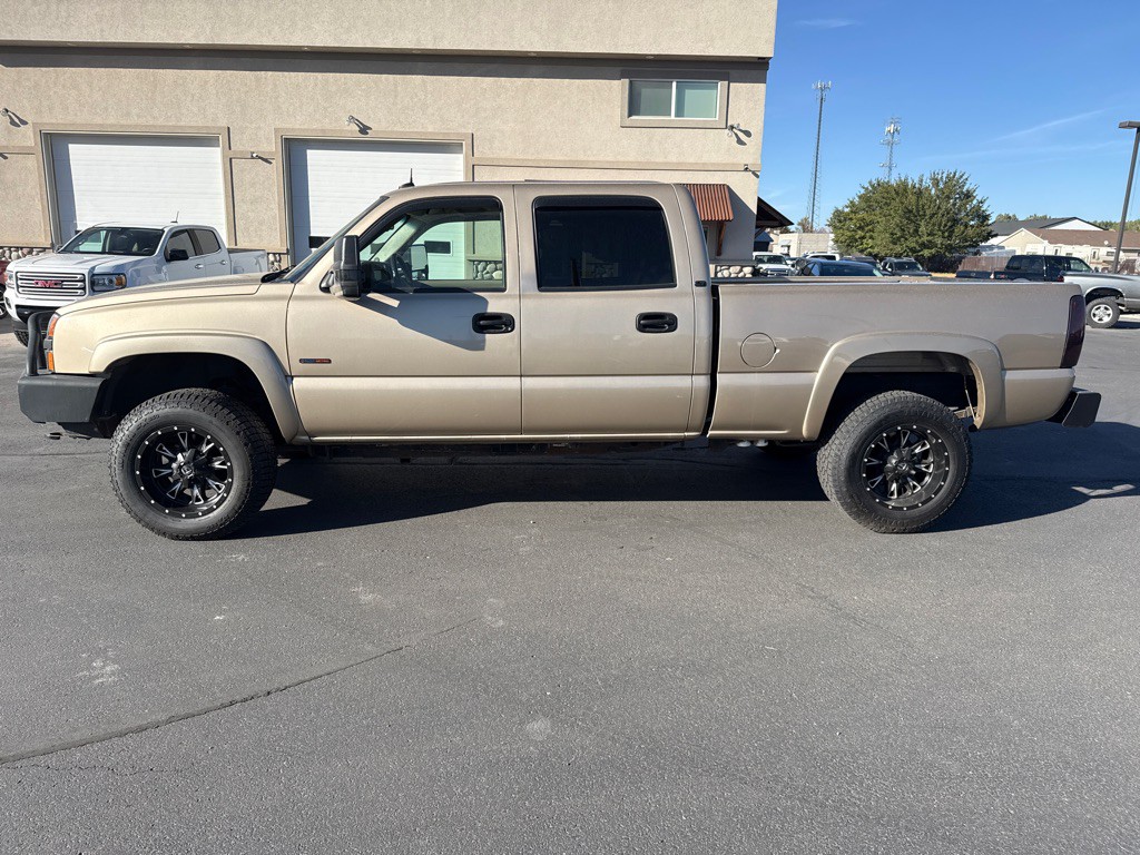 2004 Chevrolet Silverado 1500 Image 1