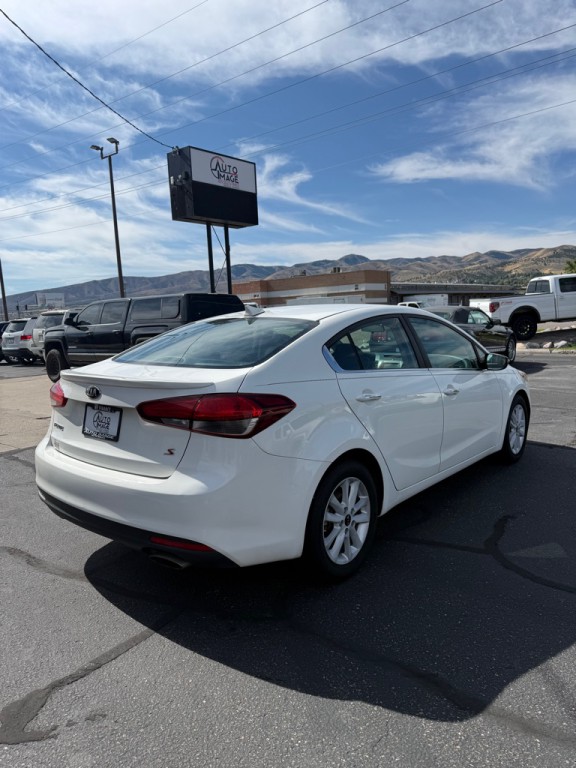 2017 Kia Forte Image 6