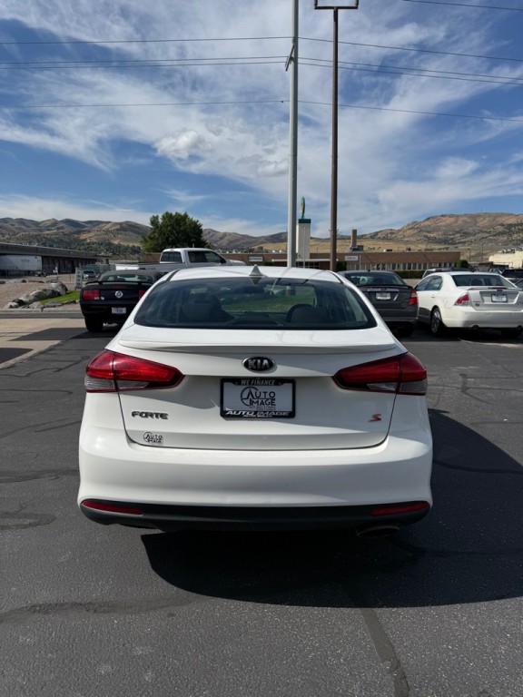 2017 Kia Forte Image 8