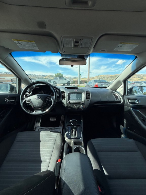 2017 Kia Forte Image 9