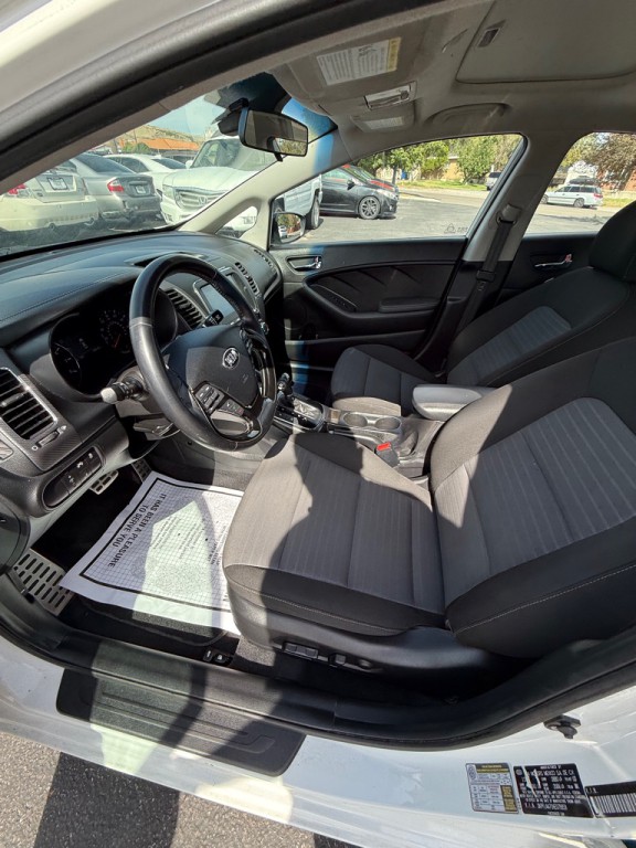 2017 Kia Forte Image 10