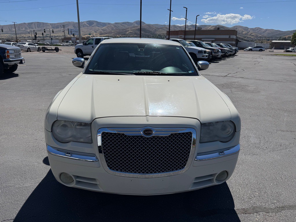 2006 Chrysler 300 Image 3