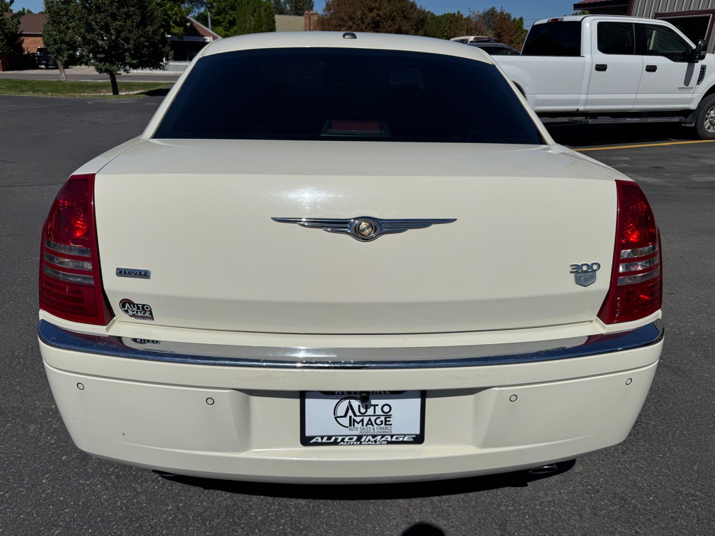 2006 Chrysler 300 Image 5