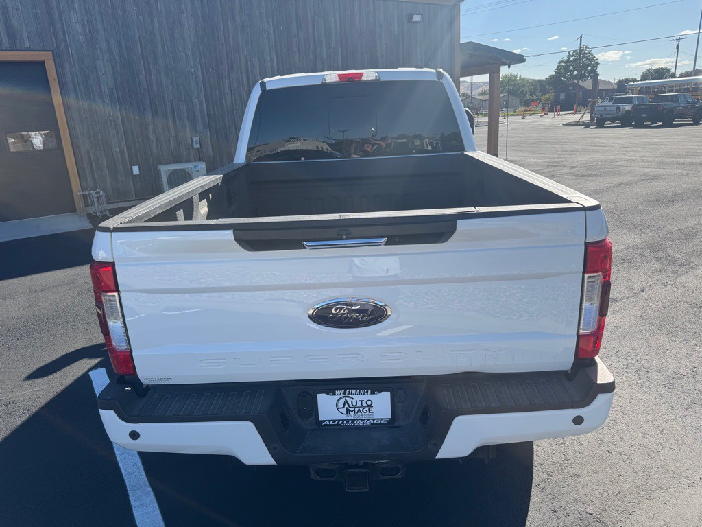 2017 Ford F-350 Image 6