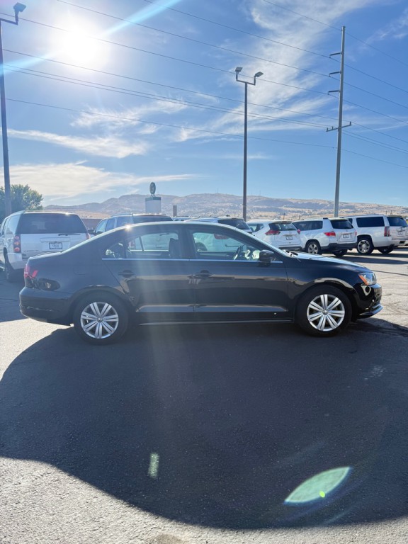 2017 Volkswagen Jetta Image 5