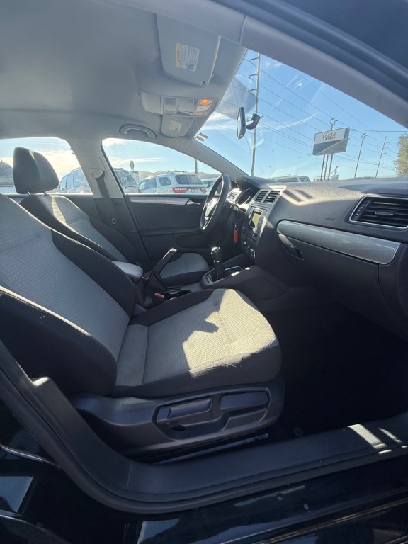 2017 Volkswagen Jetta Image 11
