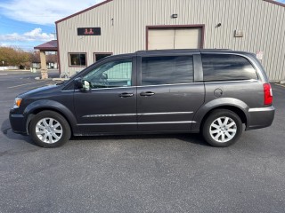Image for 2016 Chrysler Town & Country Touring ID: 7747869