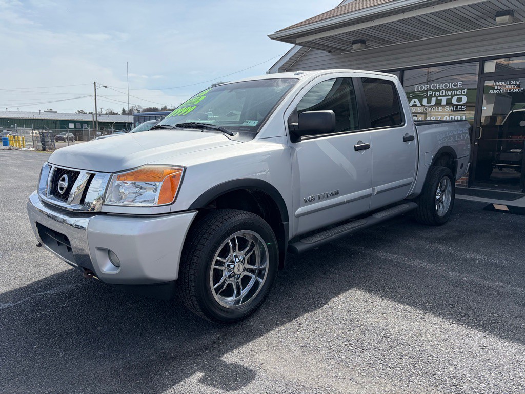 2015 Nissan Titan Image 1
