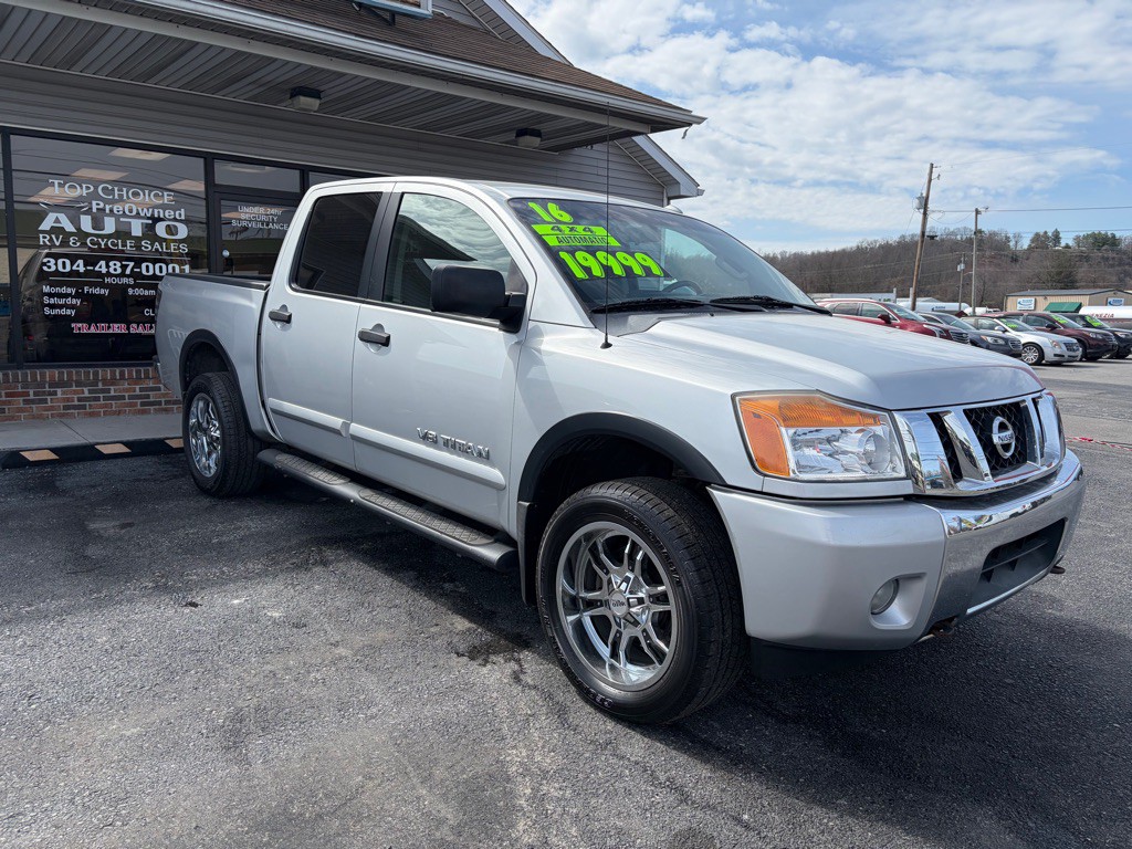 2015 Nissan Titan Image 2