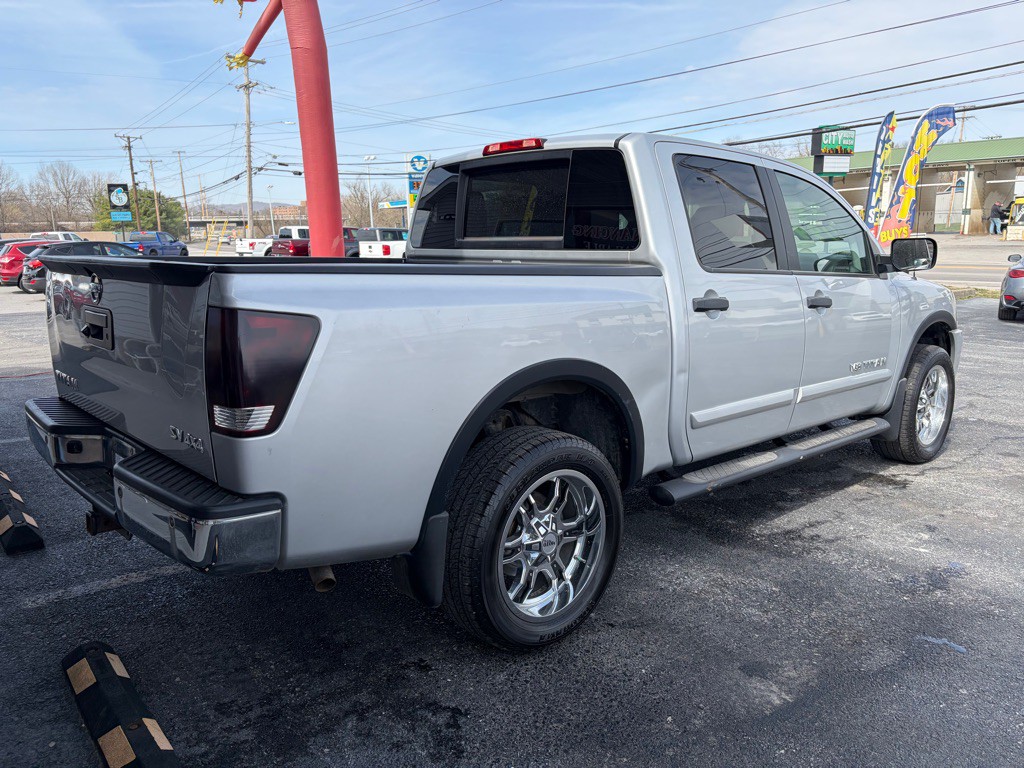 2015 Nissan Titan Image 3