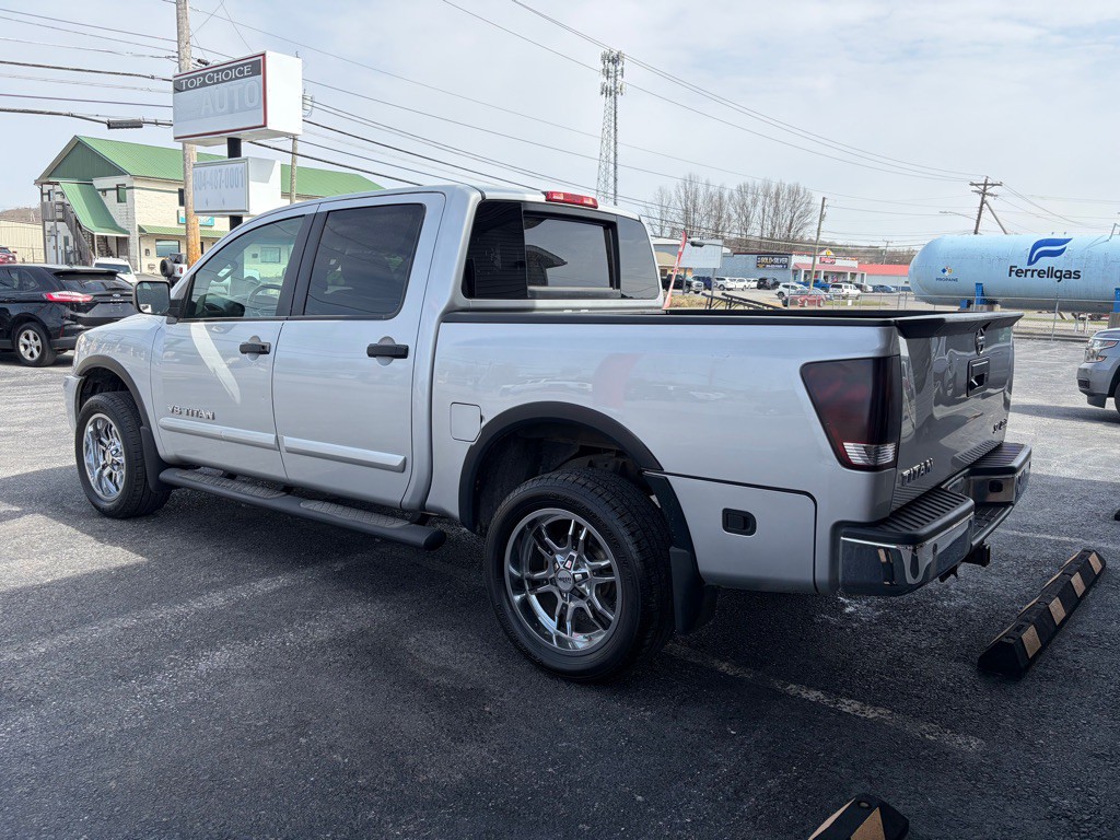 2015 Nissan Titan Image 4