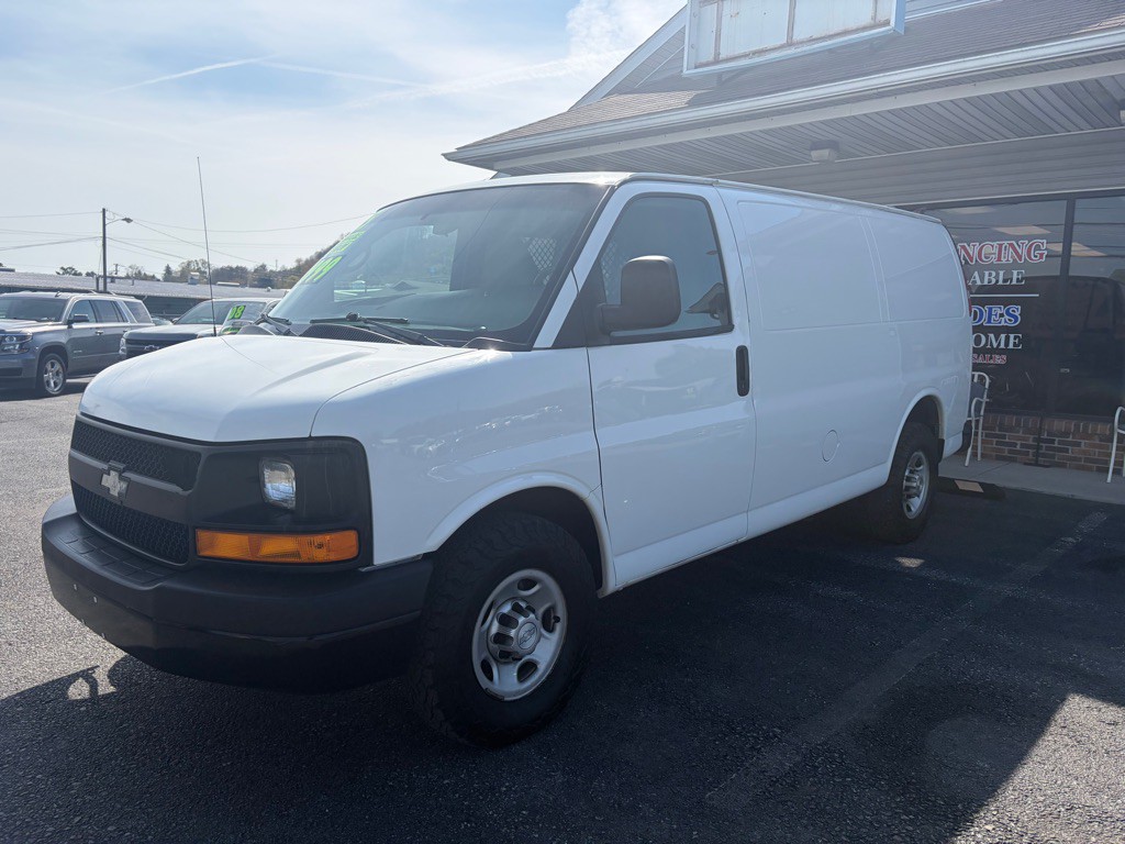 2015 Chevrolet Express Image 2