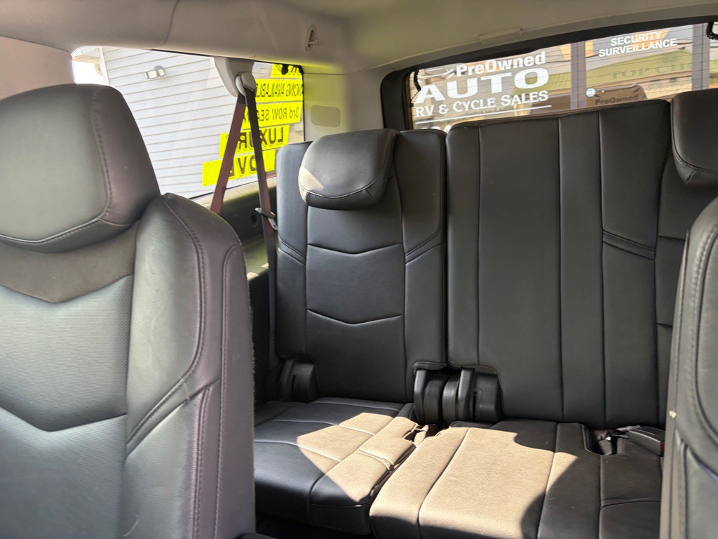 2016 Cadillac Escalade Image 8